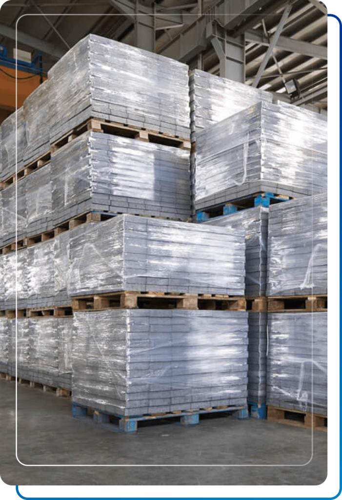 Paletizado de mercancia industrial
