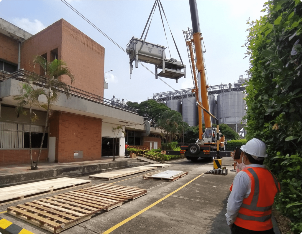 Desmontaje de maquinaria industrial en Cali